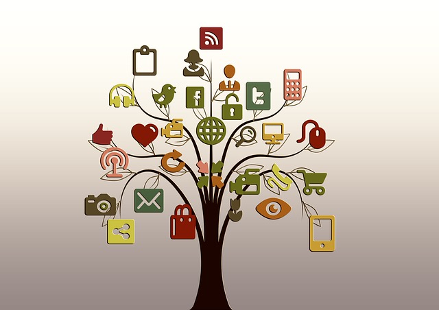 Grafik: bunter Baum aus Symbolen zum Thema Online-Redaktion